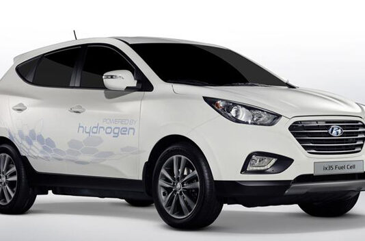 Hyundai lanserar första serietillverkade vätgasbilen Hyundai ix35 Fuel Cell Hyundai ix35 Fuel Cell