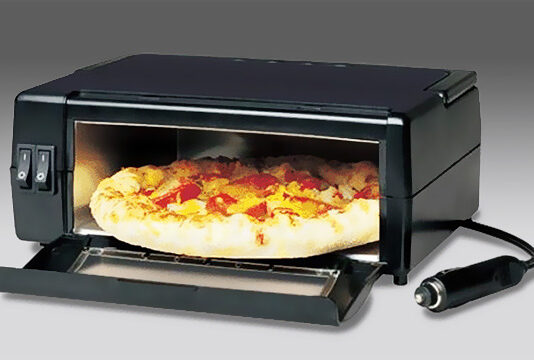 Värm upp pizzan i bilen