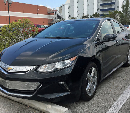Prischock: 321.000 kronor för att byta batteri till elhybridbil Chevrolet Volt i Miami, Florida. Foto: Mario Roberto Durán Ortiz. Licens: CC BY-SA 4.0, Wikimedia